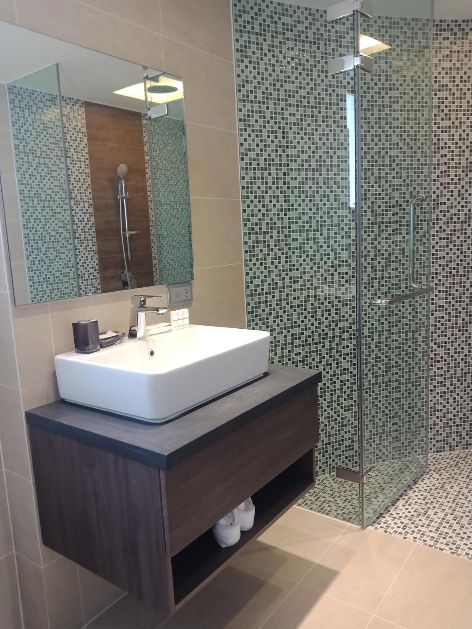 Lets Phuket Twin Sands Resort & Spa Patong Экстерьер фото