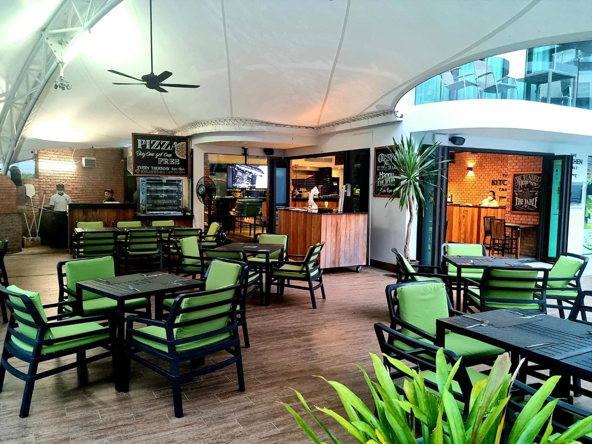 Lets Phuket Twin Sands Resort & Spa Patong Экстерьер фото